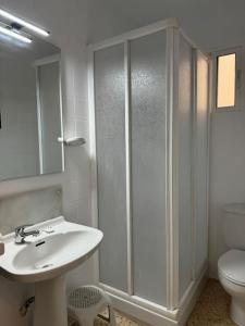 Beachfront, air con, private parking and lift