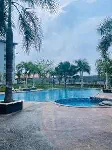 Cozy Home with swimming pool access - 拿笃