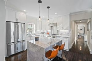 Upscale Azure by Saratoga Stays