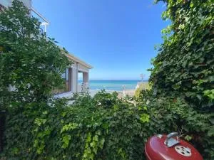 Kalk Bay-Stylish 2Bed with Private Deck & Seaviews - 10 SJT - St James