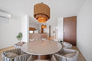 4-Bedroom Beachfront Apartment