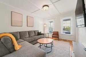 The Collegiate by Saratoga Stays - Private Family Home - Middle Grove