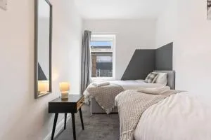 Charming House with Free Parking, Fast Wifi and SmartTV with Netflix by Yoko Property - 洛夫特斯