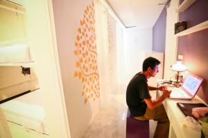 Giường Trong Phòng Nghỉ Tập Thể 8 Giường Cho Cả Nam Và Nữ (Bed in 8-Bed Mixed Dormitory Room)