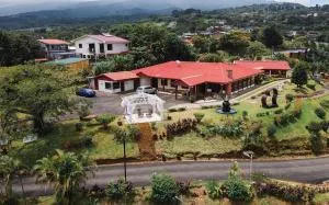 Hotel Bar Restaurante IL Rifugio - Toro Amarillo
