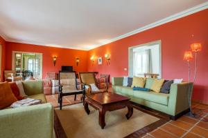 Luxurious sprawling villa in Praia Del Rey