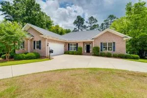 Beautiful Lake Sinclair Retreat with Dock and Deck! - Meriwether