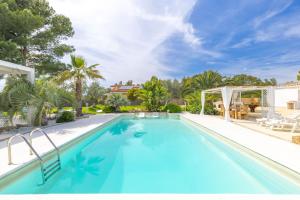 Luxury Villa Sea Front With Pool img13