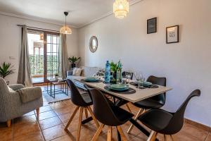 Casa Rexola con balcón para 7 viajeros con piscina comunitaria