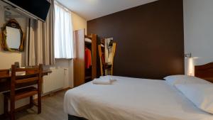 Hotels Le Relais Du Canalou : photos des chambres