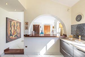 Luxury Villa Sea Front With Pool img32