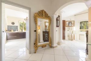 Luxury Villa Sea Front With Pool img34