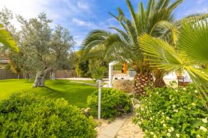 Luxury Villa Sea Front With Pool img20