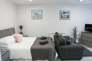 Howard Road Home from Home - Bradpole