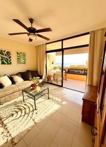 Casa HUGO - ocean view, quiet pool, fibre net, los Gigantes