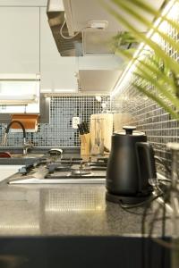 Căn Hộ 3 Phòng Ngủ (Three-Bedroom Apartment)