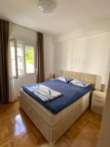 Sunny apartment in Tivat