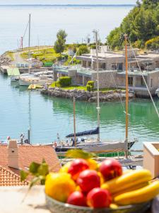 Appartamento con 2 Camere da Letto, Terrazza e Vista Mare