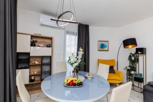 Moonlight Luxury Apartment with Private Pool