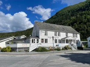 Jondal Hotel - 蒂瑟达尔