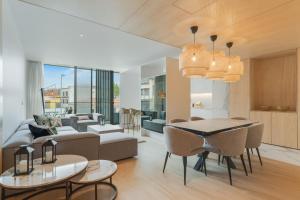 Chic Two-Bedroom En Suite in Central Town - Savoy Residence - 4hvězdičkové hotely ve městě Funchal