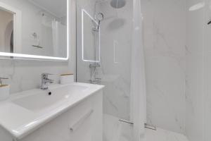 CB Living - 2 bedroom bungalow near Zenia Beach