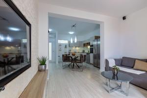 Olive three bedroom apartment