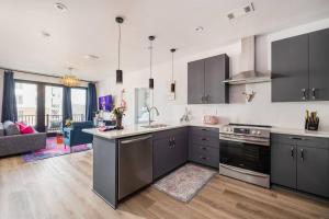 2 Side by Side Units, The Honky Tonk Party Pads, Parking Gym Pool