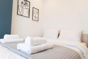 SKG Subway Apartments