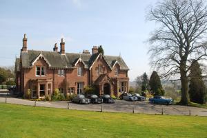 Lands of Loyal hotel