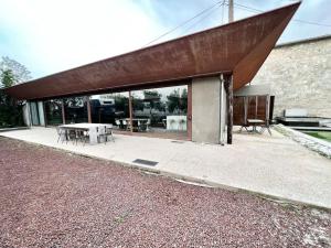 Villas Grand loft proche du centre avec jardin et piscine : photos des chambres