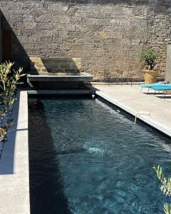 Villas Grand loft proche du centre avec jardin et piscine : photos des chambres