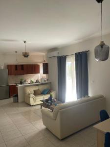 Tzitzifianaki apartment