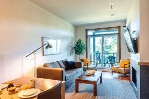 Lakefront, Mountain View - 1 Bedroom Resort Suite - Лак-Супер'є