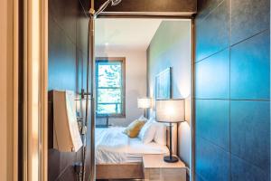 Lakefront, Mountain View - 1 Bedroom Resort Suite