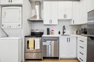 The Garden Suite in London, On 1BR, 1B with free washer and dryer