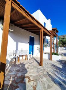 Manolis Rooms Vathys