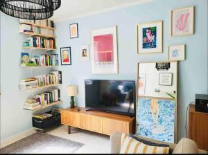 Large 2 bedrooms house with parking-BON75