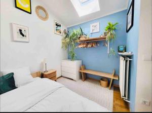 Large 2 bedrooms house with parking-BON75