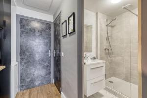 Appartements Studio Victoria CHIC,au coeur du centre ville : photos des chambres