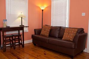 Courtneys Place Historic Cottages & Inns