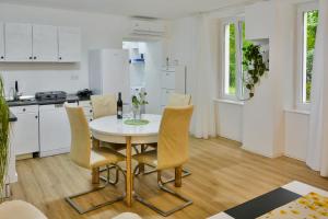 Apartment Bela 