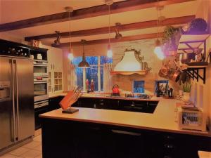 Luxury Villa, hot & cold tub for 8 person