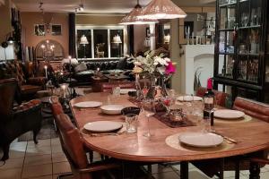 Luxury Villa, hot & cold tub for 8 person