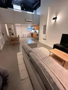 Berkeley - Chic Urban Loft Comfort & Style - Berkeley