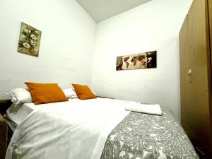 4 Bed-Sleeps 8-Central Rome-5 Min to Colosseum