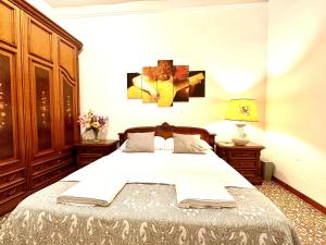 4 Bed-Sleeps 8-Central Rome-5 Min to Colosseum
