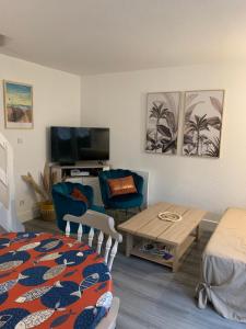 Maisons de vacances Charmante maison avec piscine , plage a 500 m , location du samedi au samedi !!! : photos des chambres