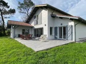 Belle maison basque à 15 min de l'océan - 阿尔伯尼