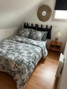 Maisons de vacances Charmante maison avec piscine , plage a 500 m , location du samedi au samedi !!! : photos des chambres